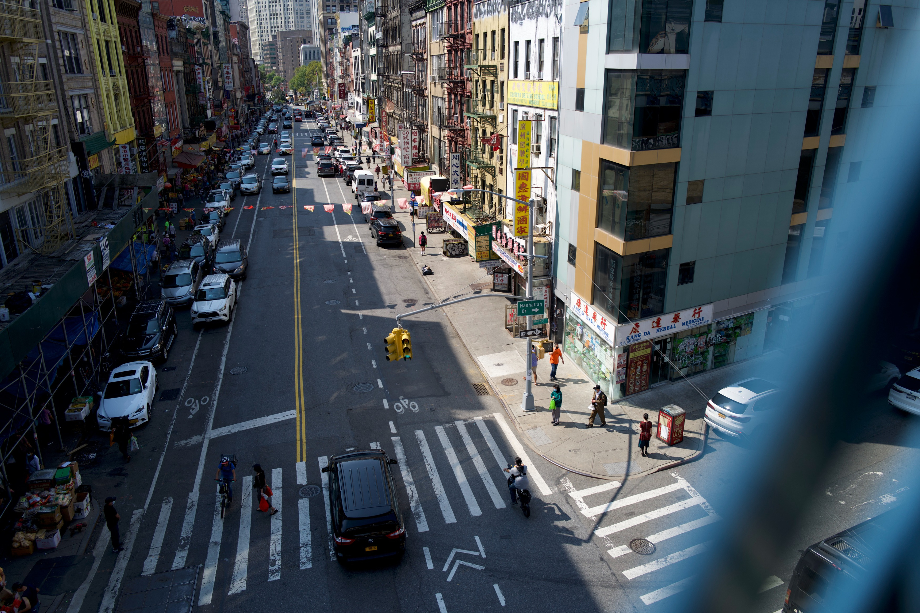 6cca184f-9c4c-4e84-9dd9-e9c6d687f93a